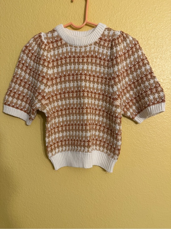 Universal Thread Sweaters - Universal Thread Cream and Brown Patterned Puff Sleeve Sweater